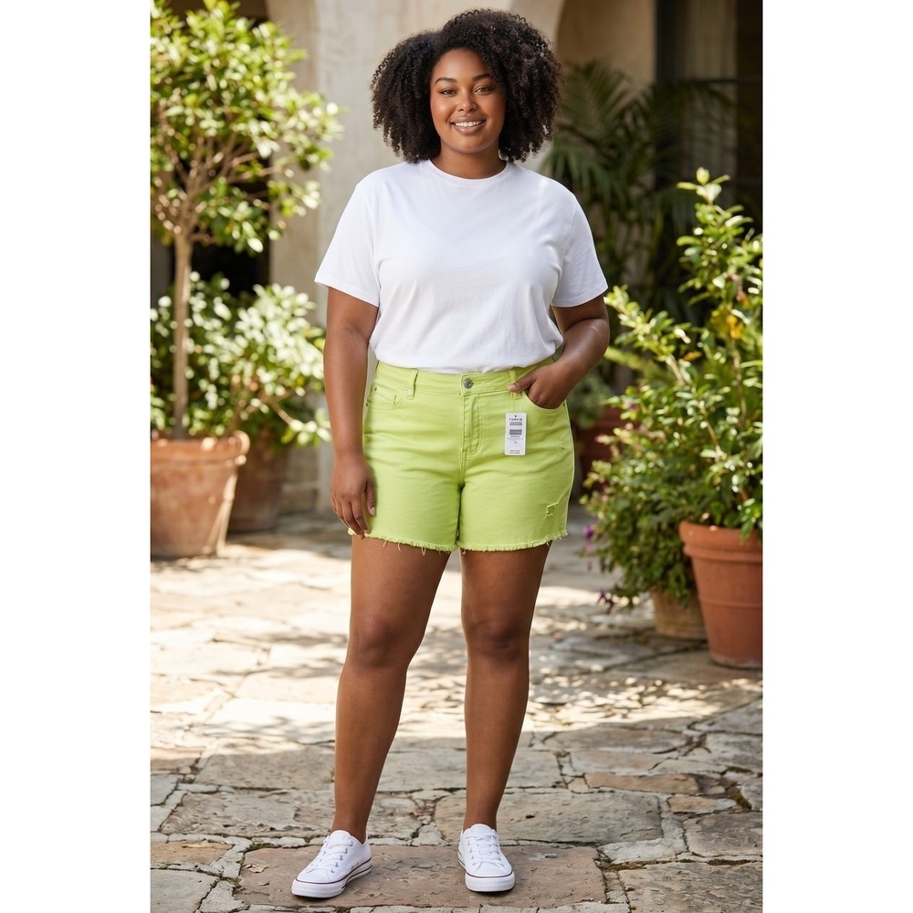 NWT Torrid Lime Green Denim Shorts Womens 12 Neon Frayed Raw Hem Five Pocket